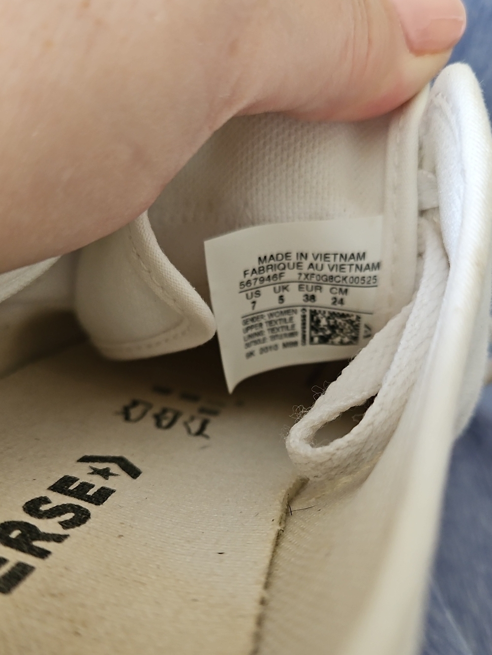 Converse Women's White Canvas Slip Ins, Size 7 - Picture 11 of 12